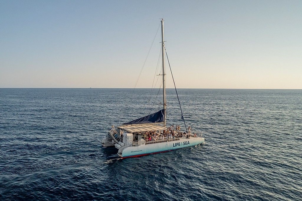 Catamaran Tour with Swimming & Snorkeling in Mallorca